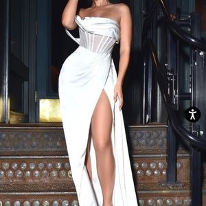 Miss Circle White Satin Corset High Slit Wedding Gown